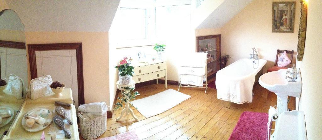 White Hill Country House B&B Castleblayney Szoba fotó