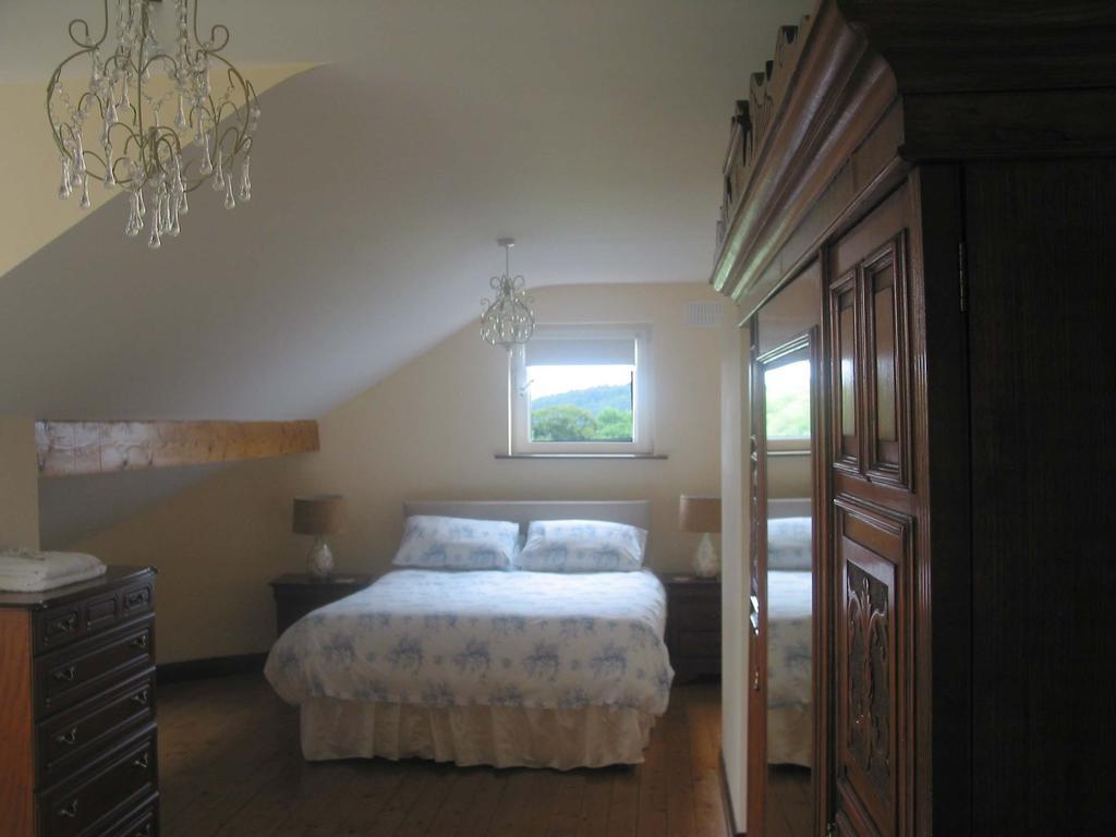 White Hill Country House B&B Castleblayney Szoba fotó